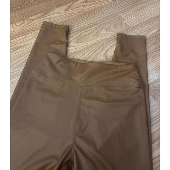 Offline By Aerie Luxe Faux Leather Leggings Size Medium - Picture 5 of 7